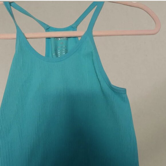 Turquoise Ribbed Crop Tank Top - Picture 2 of 4